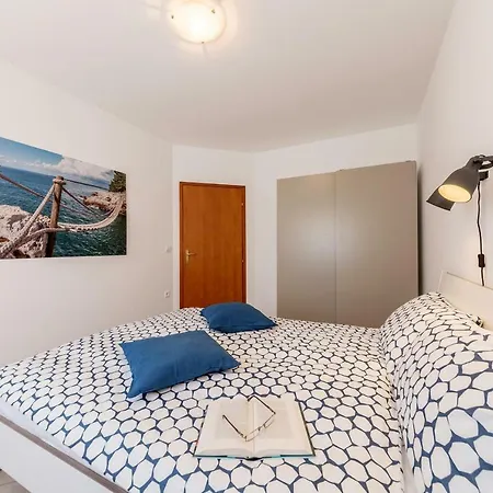 Apartment Vivis *